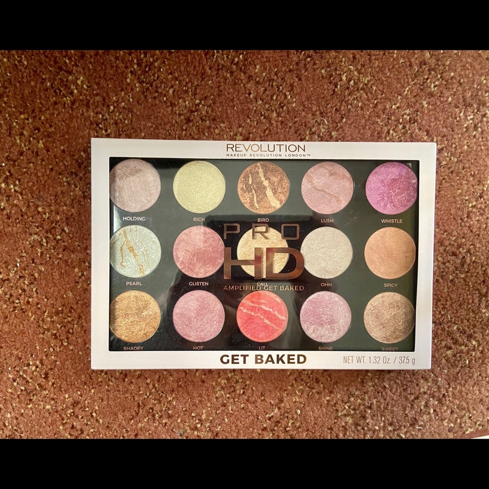 PROHD Amplified Get Baked Face Makeup Revolution